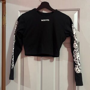 Darc Sport Dry Fit with built-in Bra Black Cropped Long-Sleeve Graphic Tee